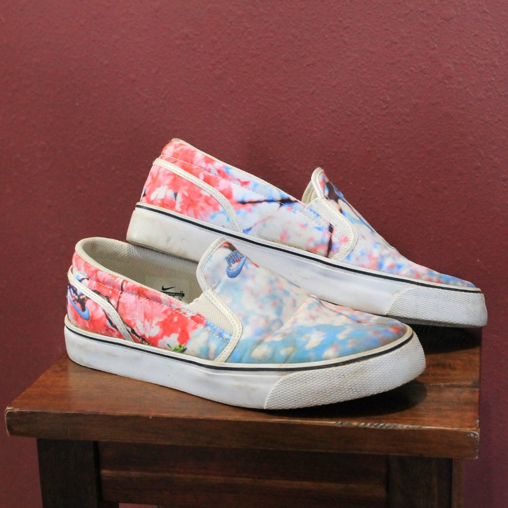 ***LAST CHANCE*** Nike Toki Cherry Blossom